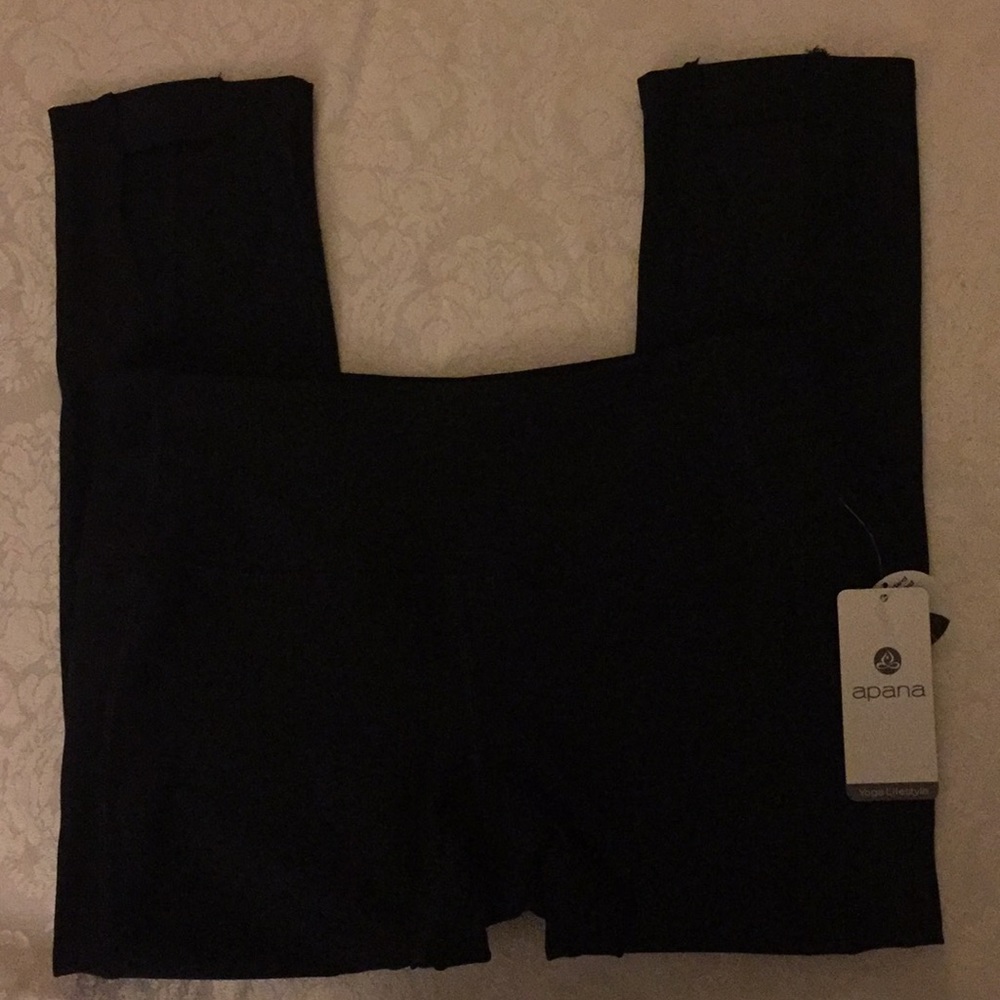 Yoga Pants Apana Extended Waistband Medium NWT